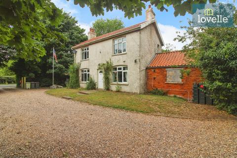 4 bedroom detached house for sale, Warren Road, Saltfleet LN11