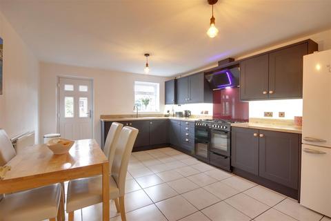19 Aire Close, Brough, HU15 1GJ