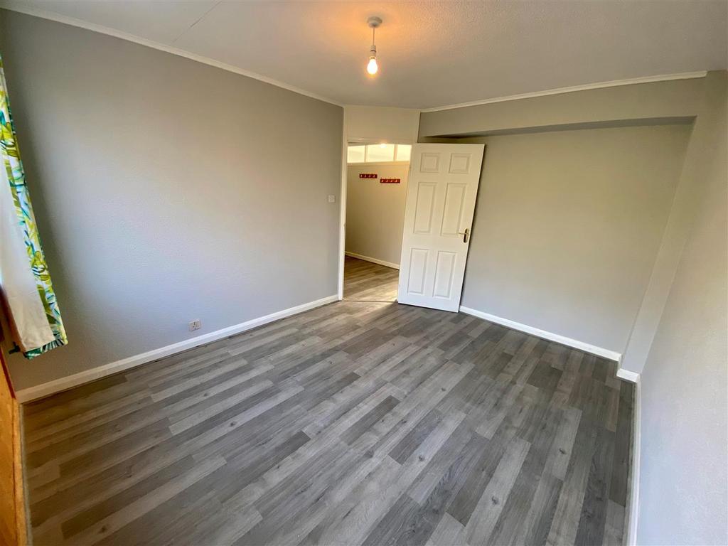 Bedroom 2-2.jpg