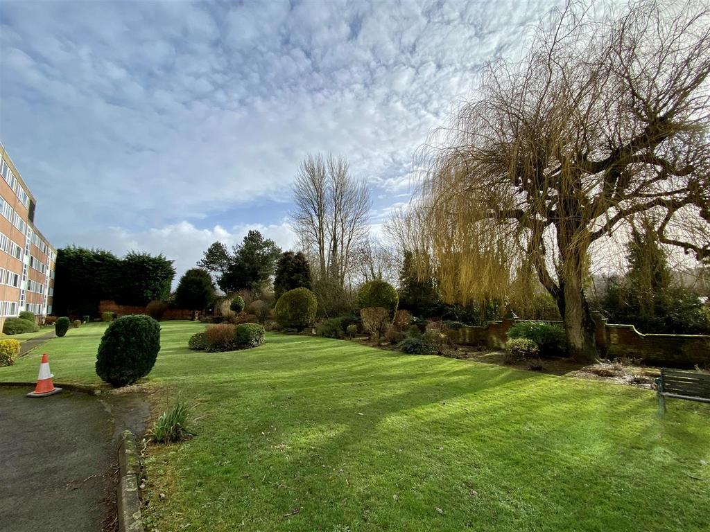Gardens 2.jpg