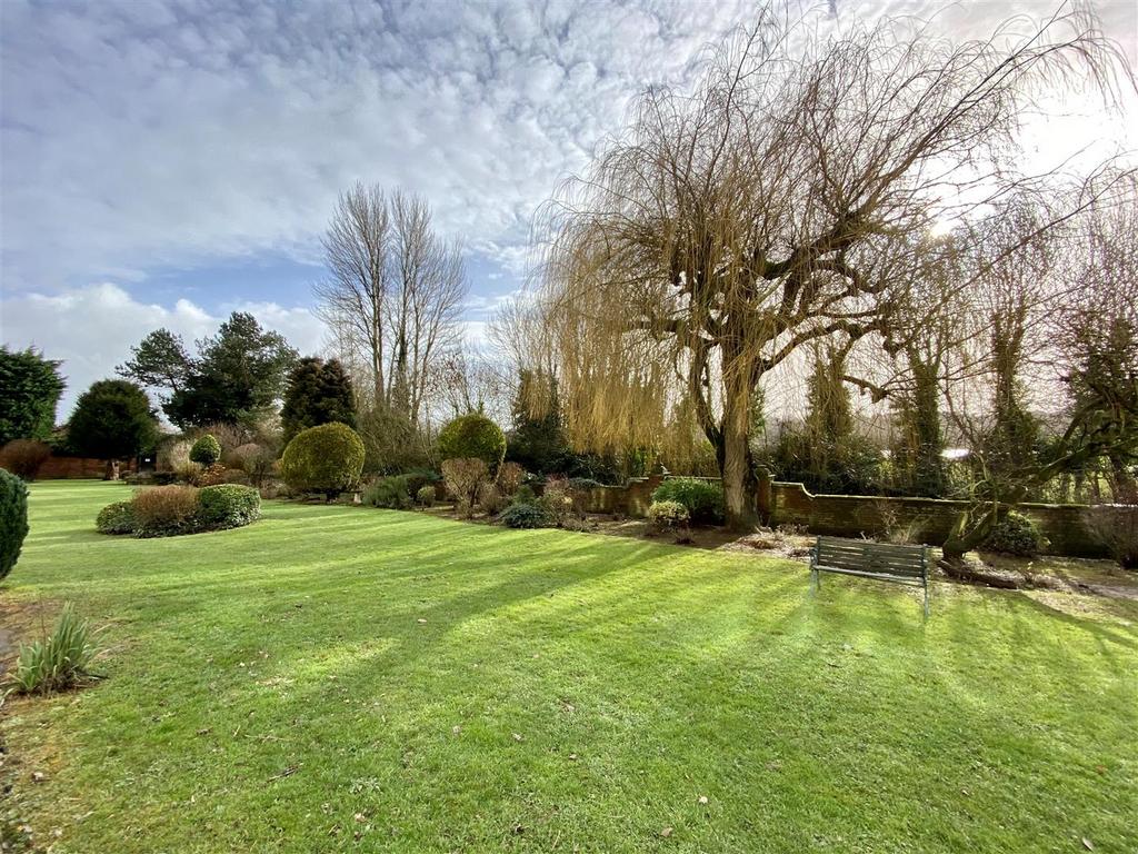 Gardens 1.jpg