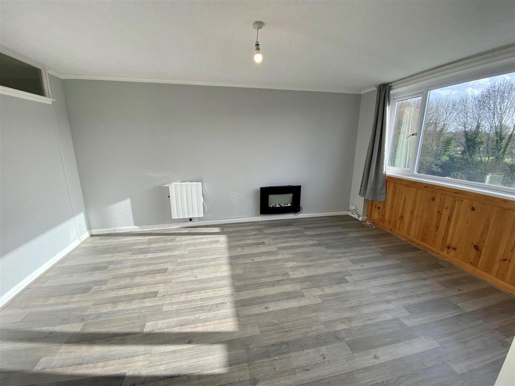 Living Room 4.jpg