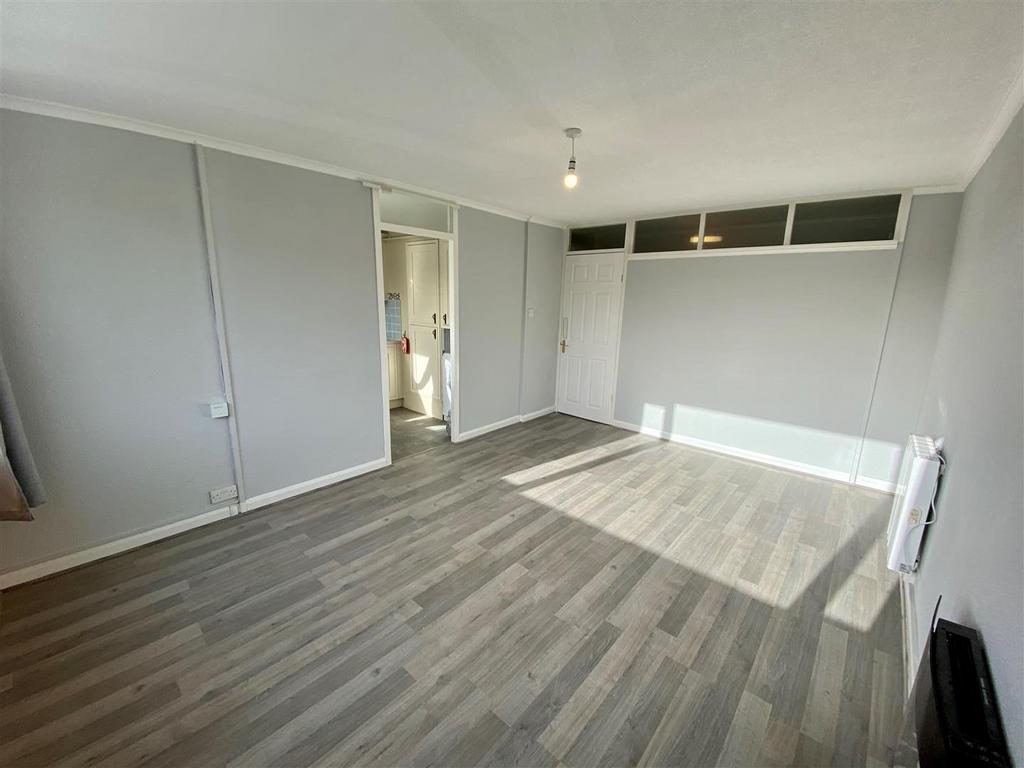 Living Room 3.jpg