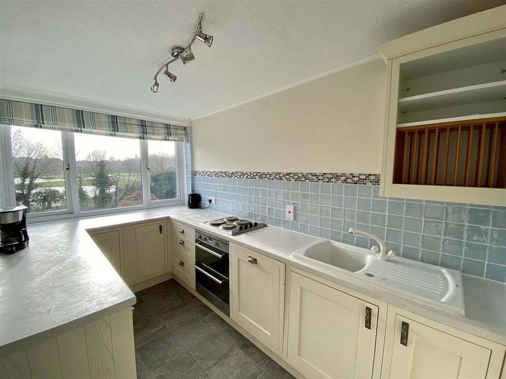 Kitchen 3.jpg