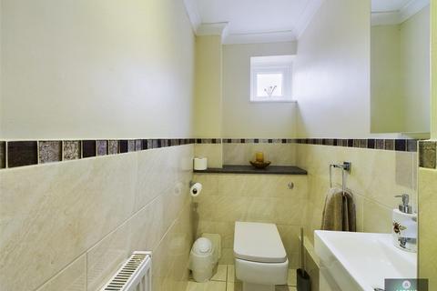 47 Ardingly Close, Crawley, RH11 0AA