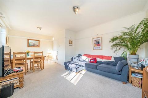 10 Point Close, London, SE10 8QS