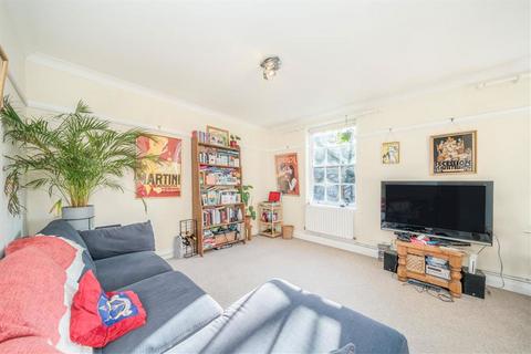 10 Point Close, London, SE10 8QS