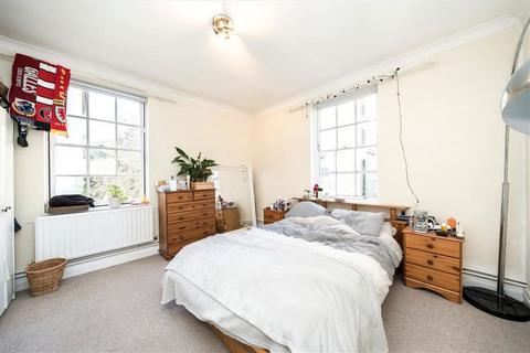 10 Point Close, London, SE10 8QS