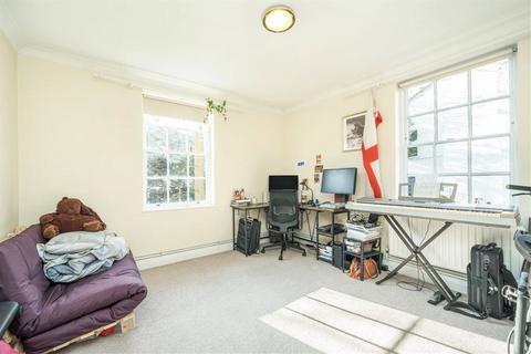 10 Point Close, London, SE10 8QS