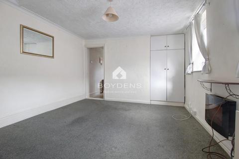 Studio to rent, 171 Maldon Road, Colchester CO3