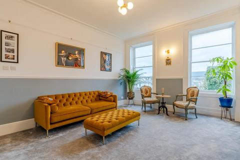 2 bedroom apartment for sale, Lansdown Place, Cheltenham