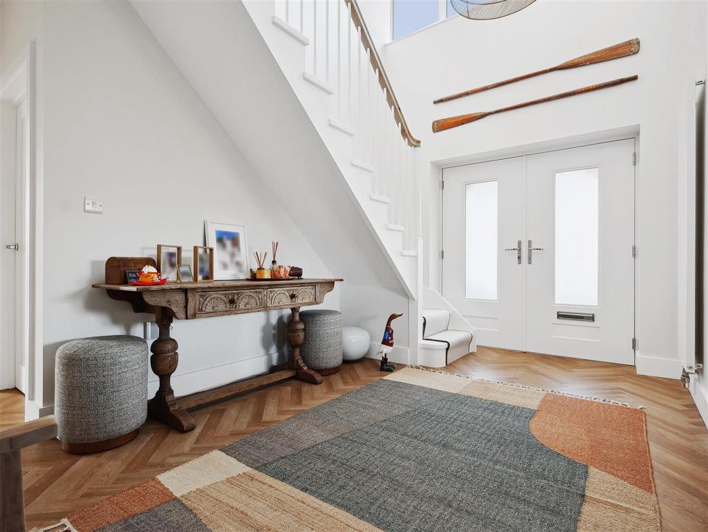 Entrance hall.JPG