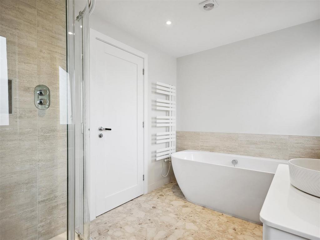 Family Bathroom.jpg