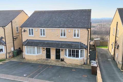 3 bedroom semi-detached house for sale, Meadow Bank, Dewsbury WF13
