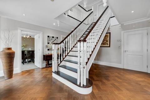 undefined, Lockestone Close, Weybridge, Surrey, KT13