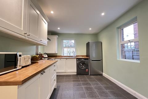 68 Breinton Road, Hereford, HR4 0JX