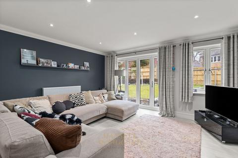 2 Cherry Way, Felbridge, East Grinstead, RH19 2GS