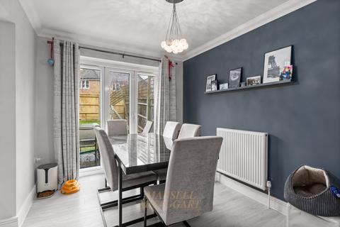 2 Cherry Way, Felbridge, East Grinstead, RH19 2GS