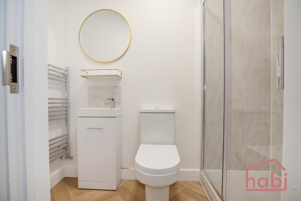 Bedroom 5 En-suite