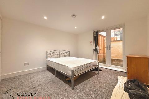 3 bedroom apartment to rent, Haydons Road, South Wimbledon, SW19