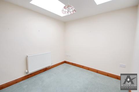 2 bedroom detached bungalow to rent, Brinsea Road, BS49