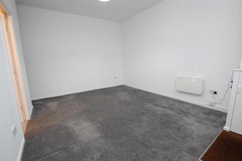 1 bedroom end of terrace house to rent, High Street, Eastleigh