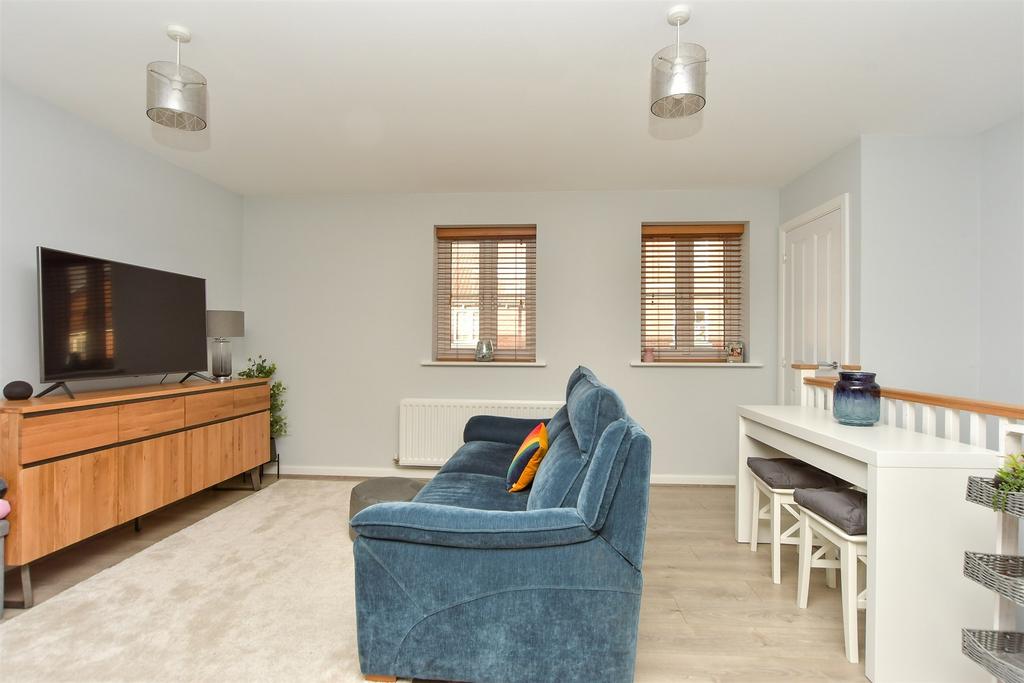 Lounge/ Dining Area