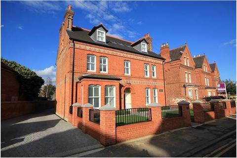 Castle Crescent, Reading, Berkshire, RG1