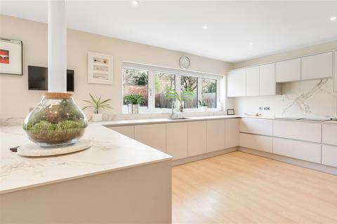 8 Highfield Close, Kenilworth, CV8 1QR