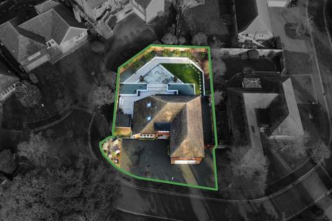8 Highfield Close, Kenilworth, CV8 1QR