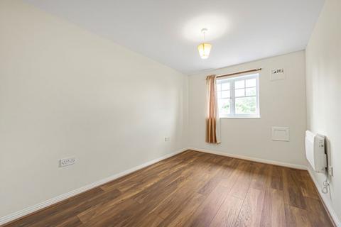 2 bedroom flat for sale, Newcombe Gardens, Hounslow TW4