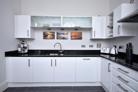 1 bedroom penthouse to rent, Clyne Castle, Blackpill, Swansea