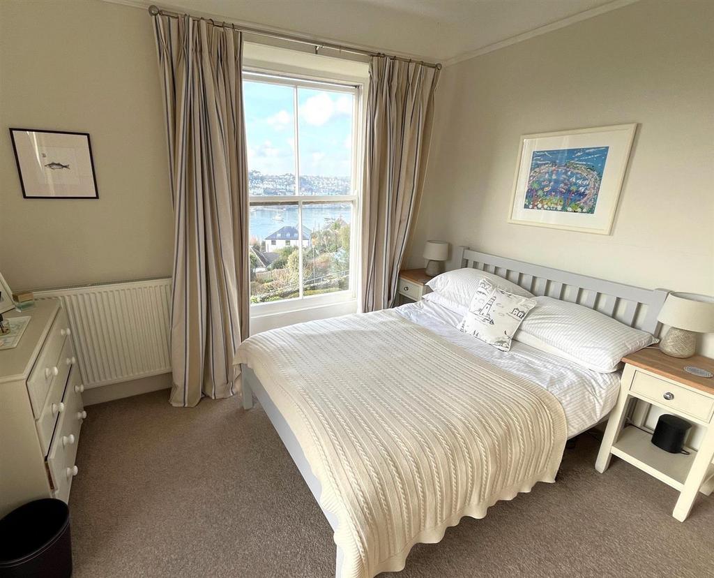 Bedroom 1.jpg