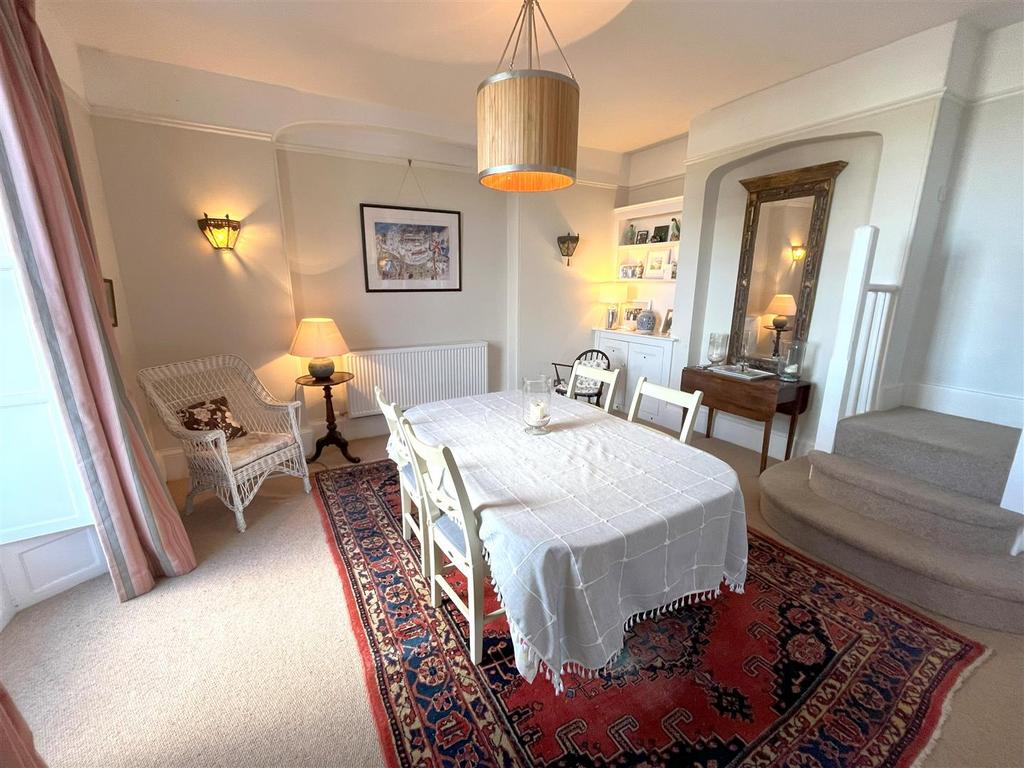 Dining area.jpg