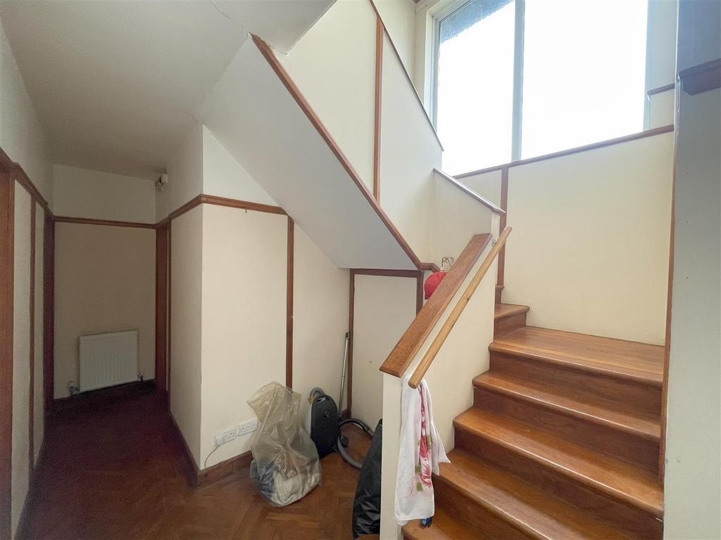 Hallway .jpg