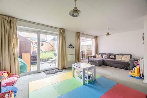 3 bedroom end of terrace house for sale, Leigh Square, Windsor