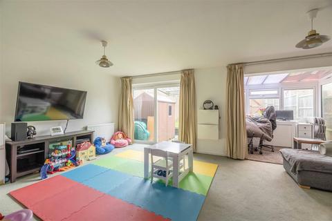 3 bedroom end of terrace house for sale, Leigh Square, Windsor