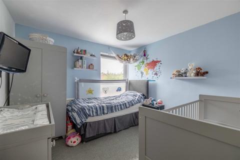 7 Leigh Square, Windsor, SL4 4PP
