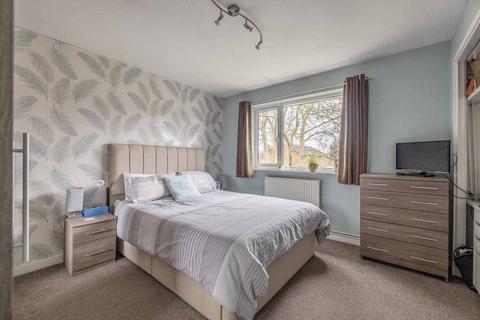 3 Coronation Avenue, George Green, Slough, SL3 6RF