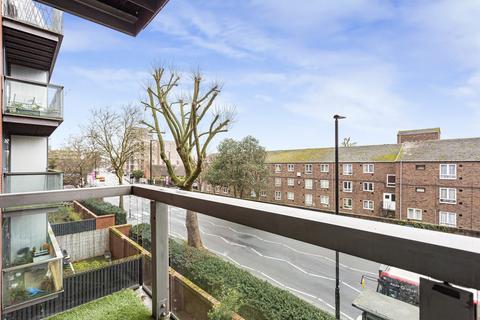 undefined, London Road, Isleworth, TW7