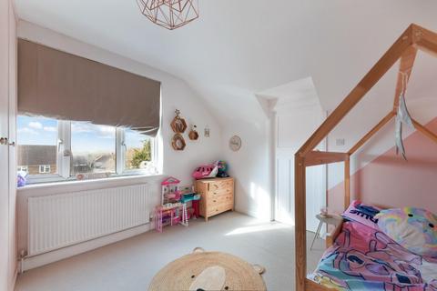 28 Kirby Close, Epsom, KT19 0PW