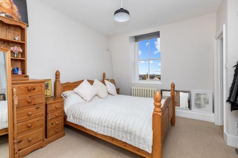 2 bedroom apartment for sale, Gorgeous Apartment on Worthing Seafront