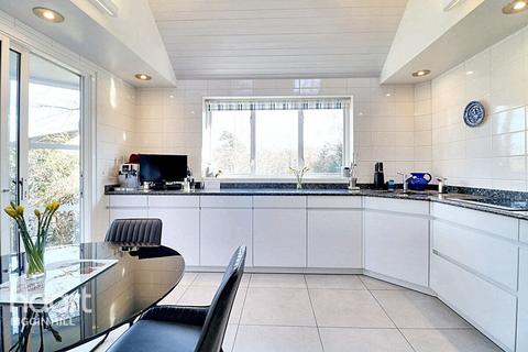 undefined, Brasted, Chart