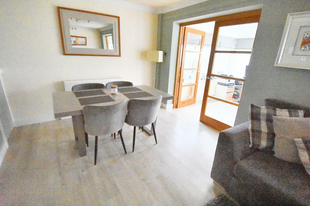 Lounge-Dining Room
