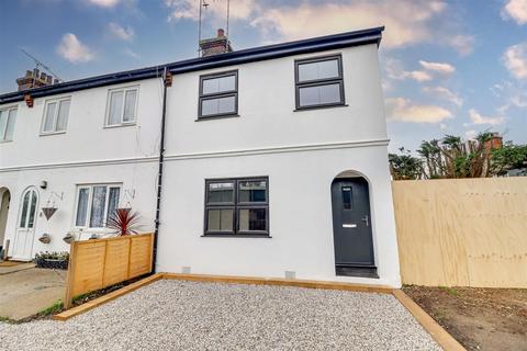 3 bedroom house for sale, Railway Terrace, Southend-On-Sea SS2