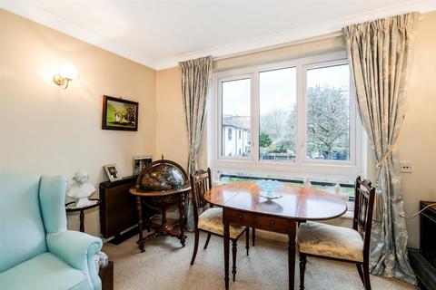 1 bedroom retirement property for sale, Oak Lodge, Cambridge Road, Wanstead