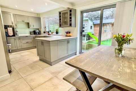 61 Blackbird Close, Creekmoor, Poole, BH17 7YB