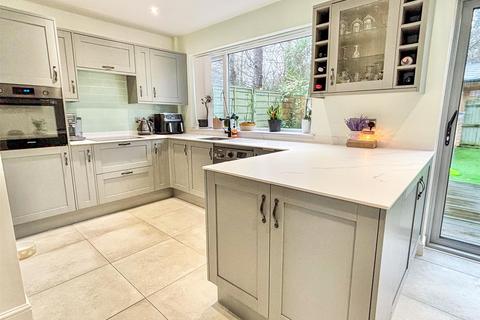 61 Blackbird Close, Creekmoor, Poole, BH17 7YB