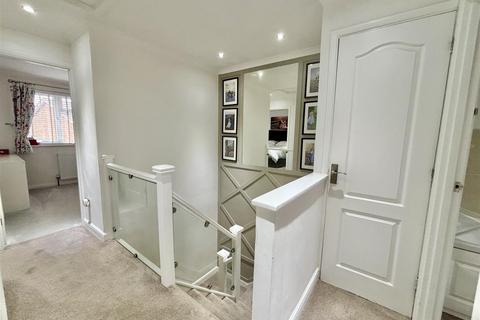 61 Blackbird Close, Creekmoor, Poole, BH17 7YB
