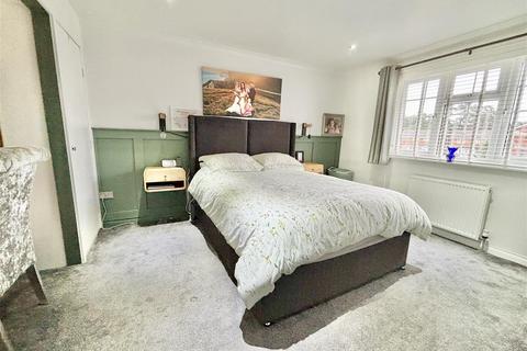 61 Blackbird Close, Creekmoor, Poole, BH17 7YB